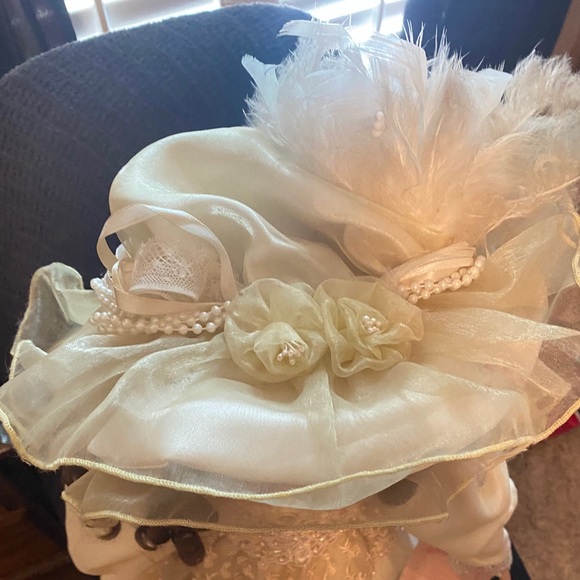 Exquisite Porcelain 27" American Classics Handcrafted Judy Dianna Victorian Doll - Picture 4 of 8